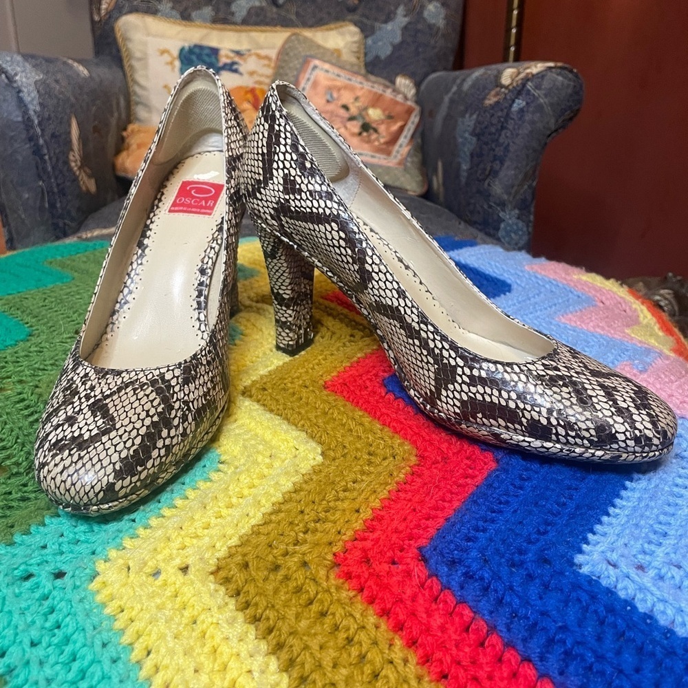 Vintage 90s y2k o by Oscar de la renta snake skin effect pumps